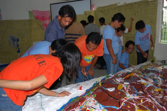 Figure 51:  Assessment of disaster risk based on a 3D map built in La Carlota, Philippines (JC Gaillard,  January 2011)